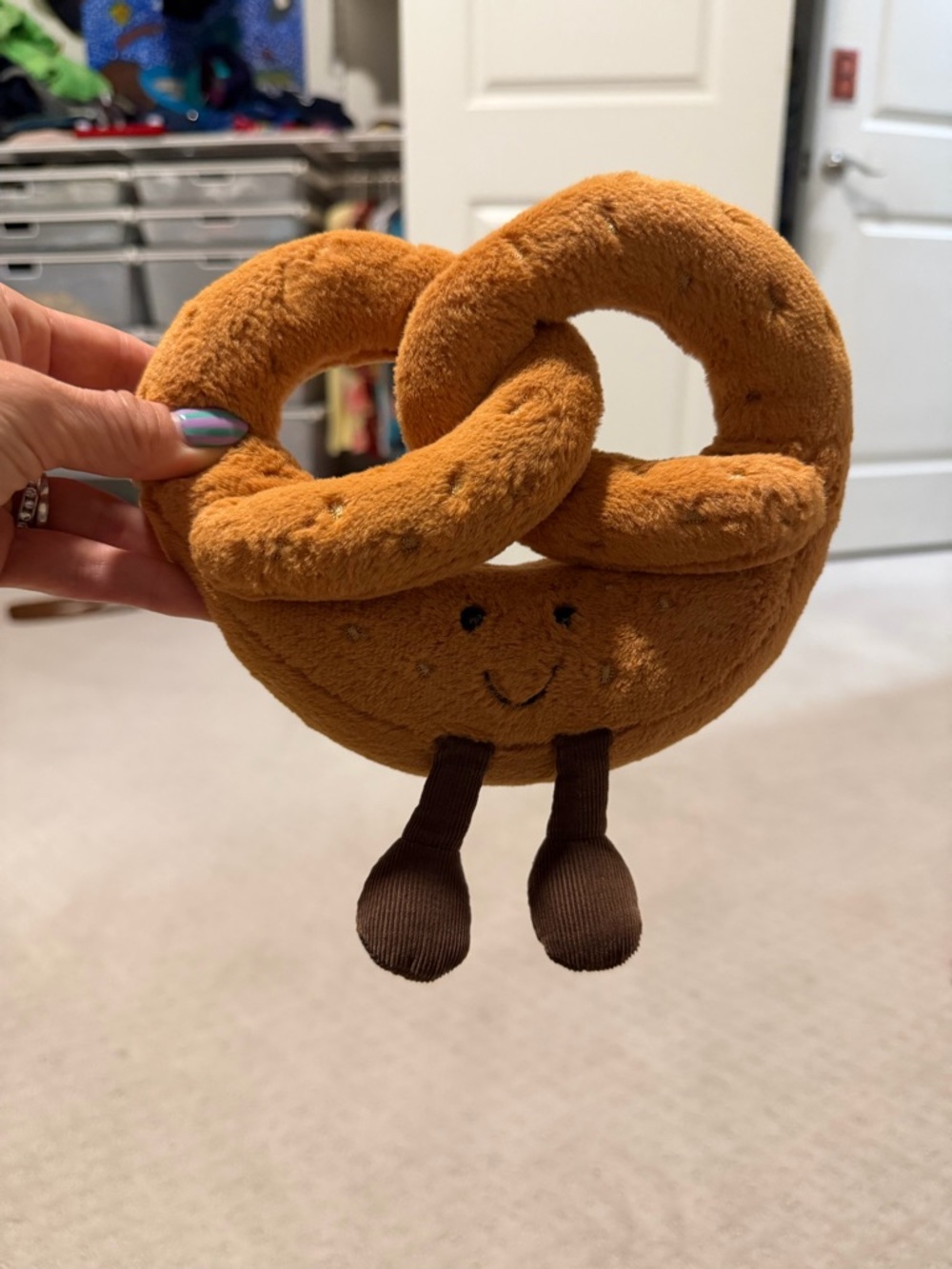 Jellycat amuseables Pretzel - Picture 2 of 6